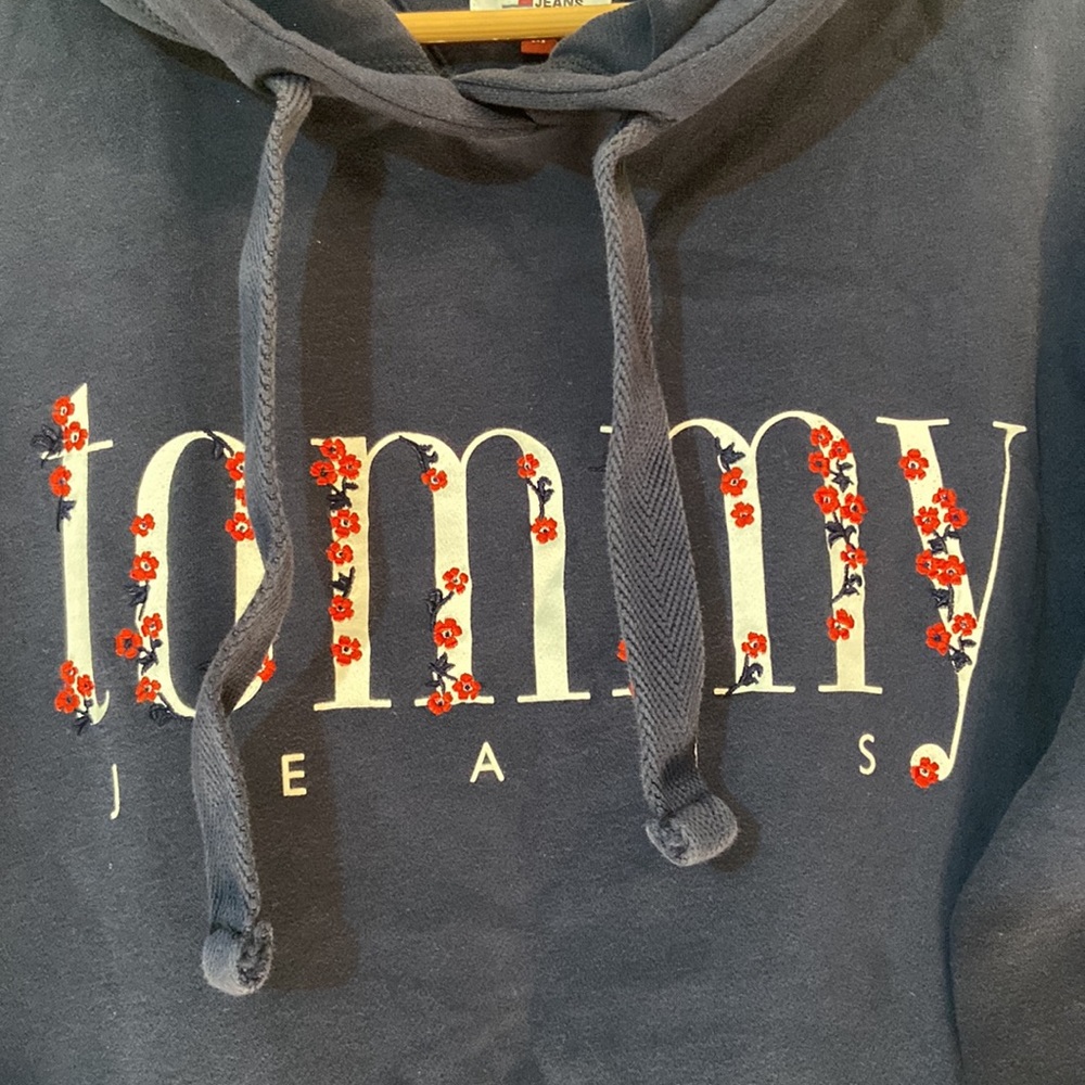 TOMMY HILFIGER NAVY EMBROIDERED FLEECE HOODIE - Picture 3 of 9